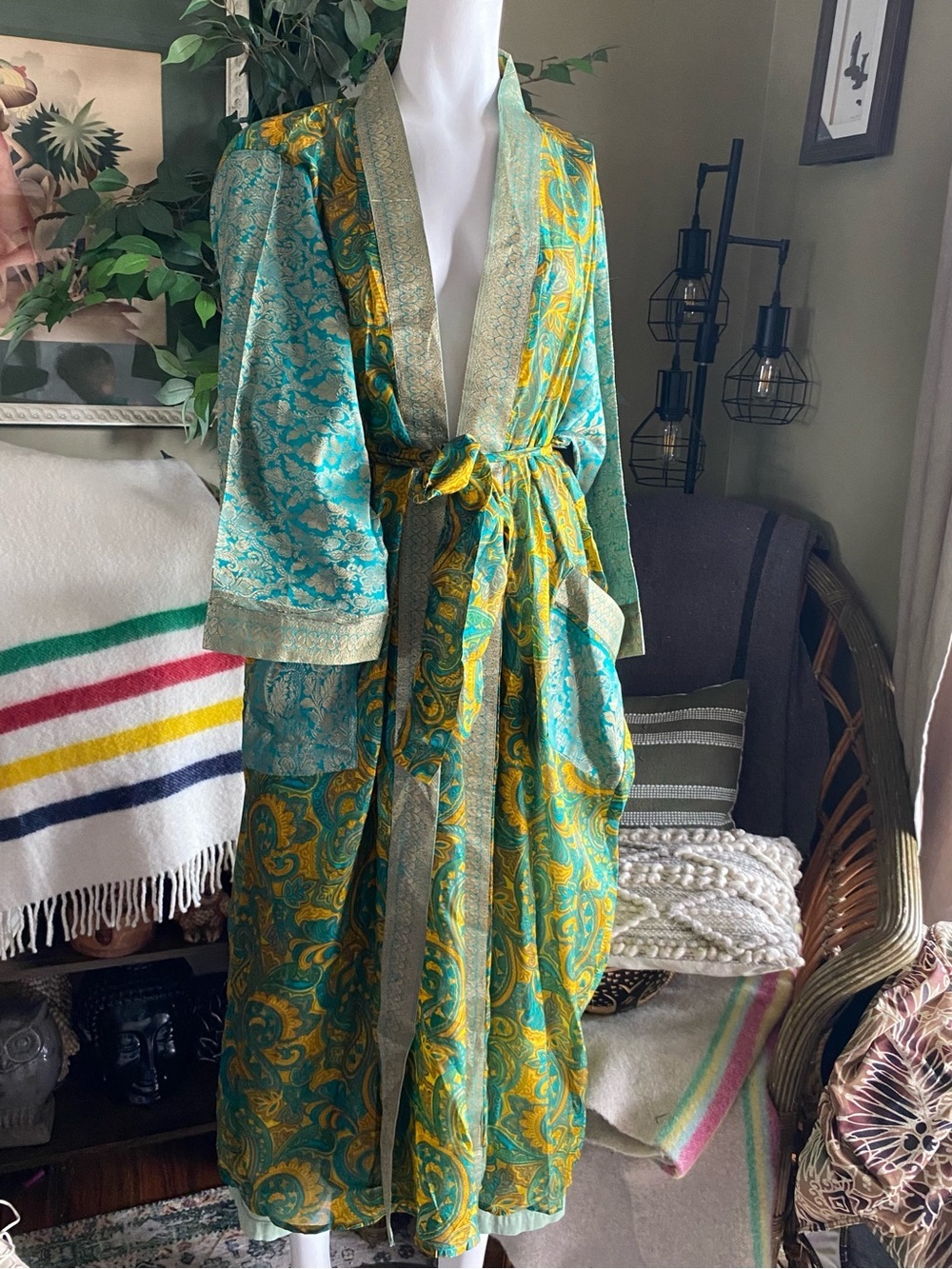 India Silk Handmade Robe - Picture 10 of 10